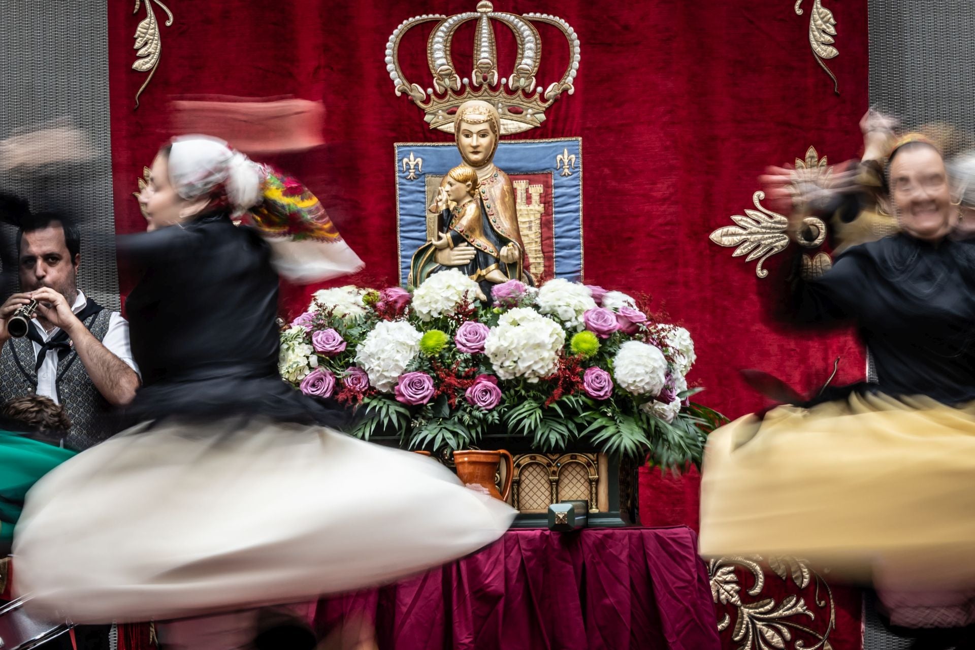 Las imágenes del acto del pisado de la uva