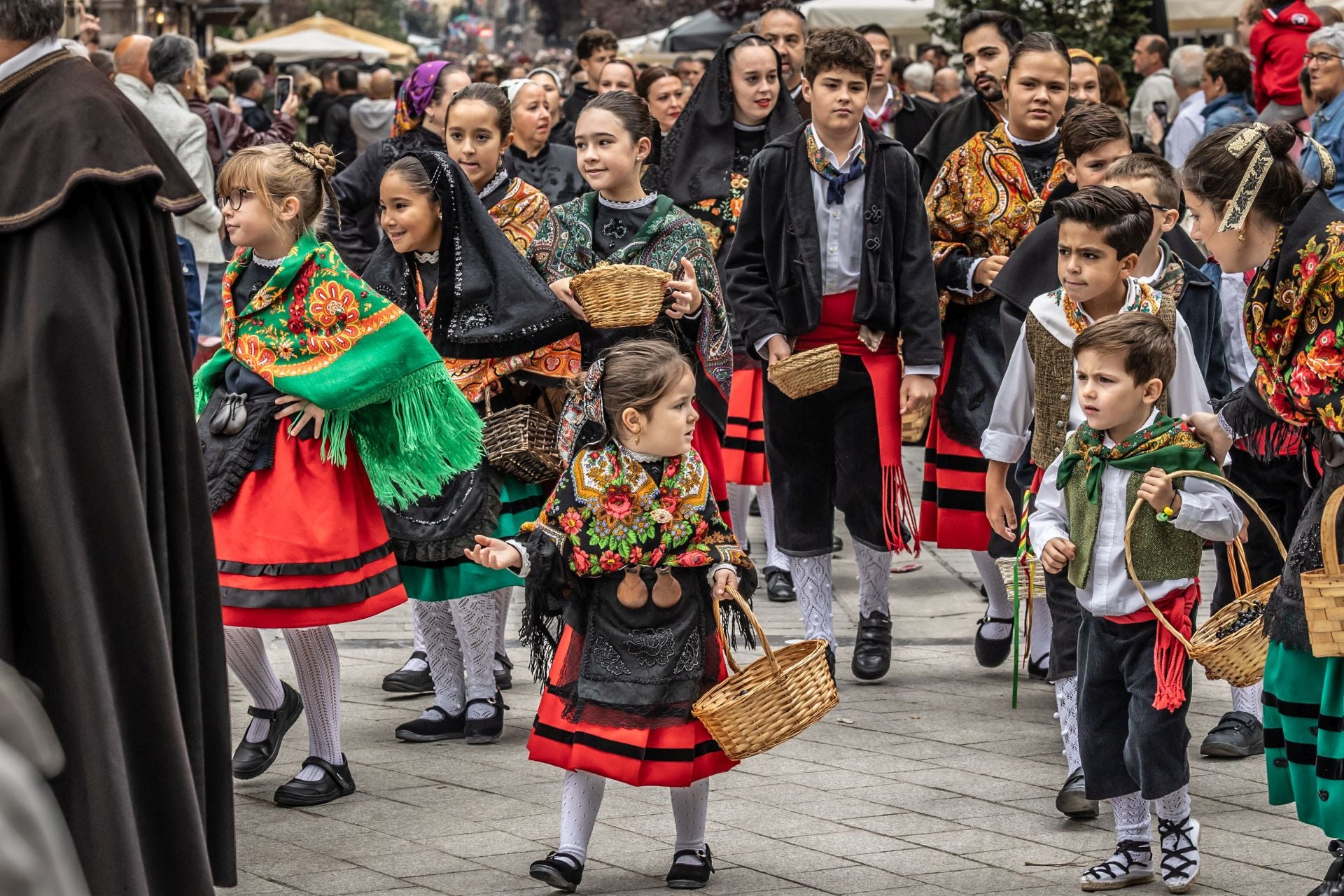Las imágenes del acto del pisado de la uva