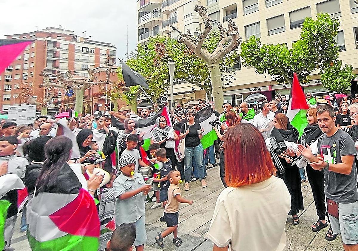 Cacerolada por Palestina en el Mercadal