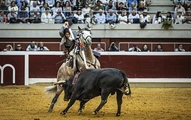 Diego Ventura colocó una banderilla que levantó a los tendidos de La Ribera.