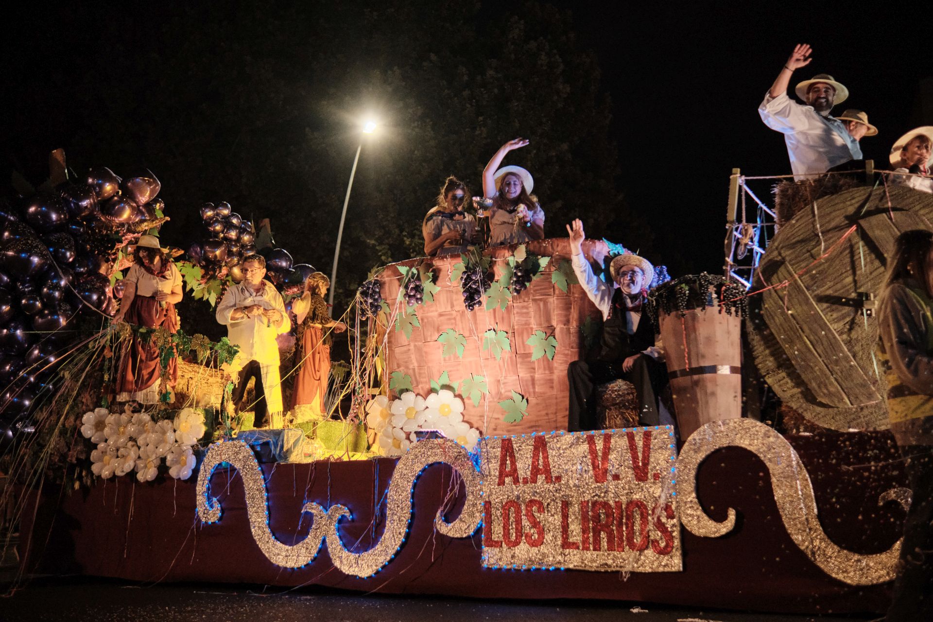 El desfile de carrozas por Logroño