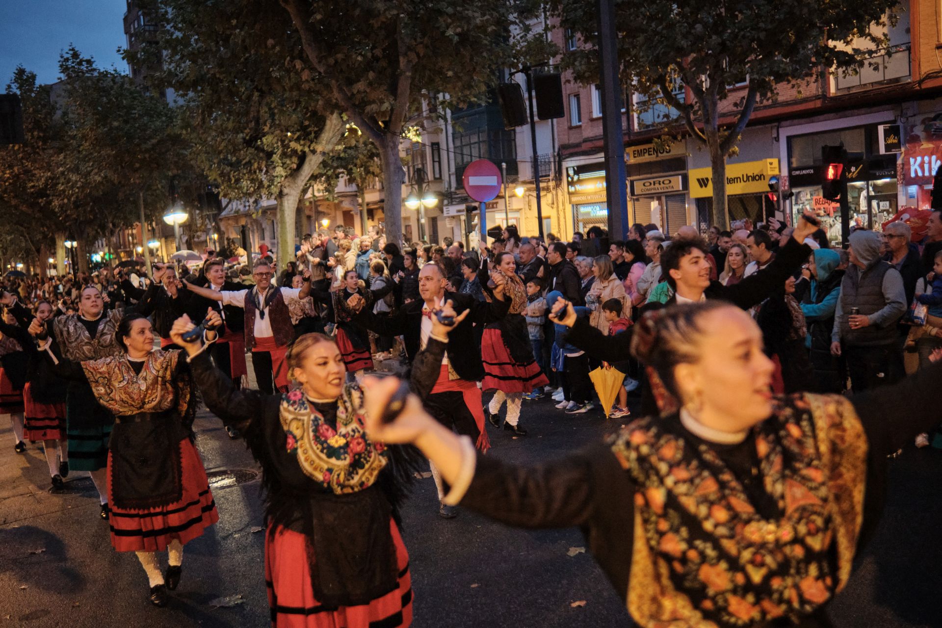 El desfile de carrozas por Logroño