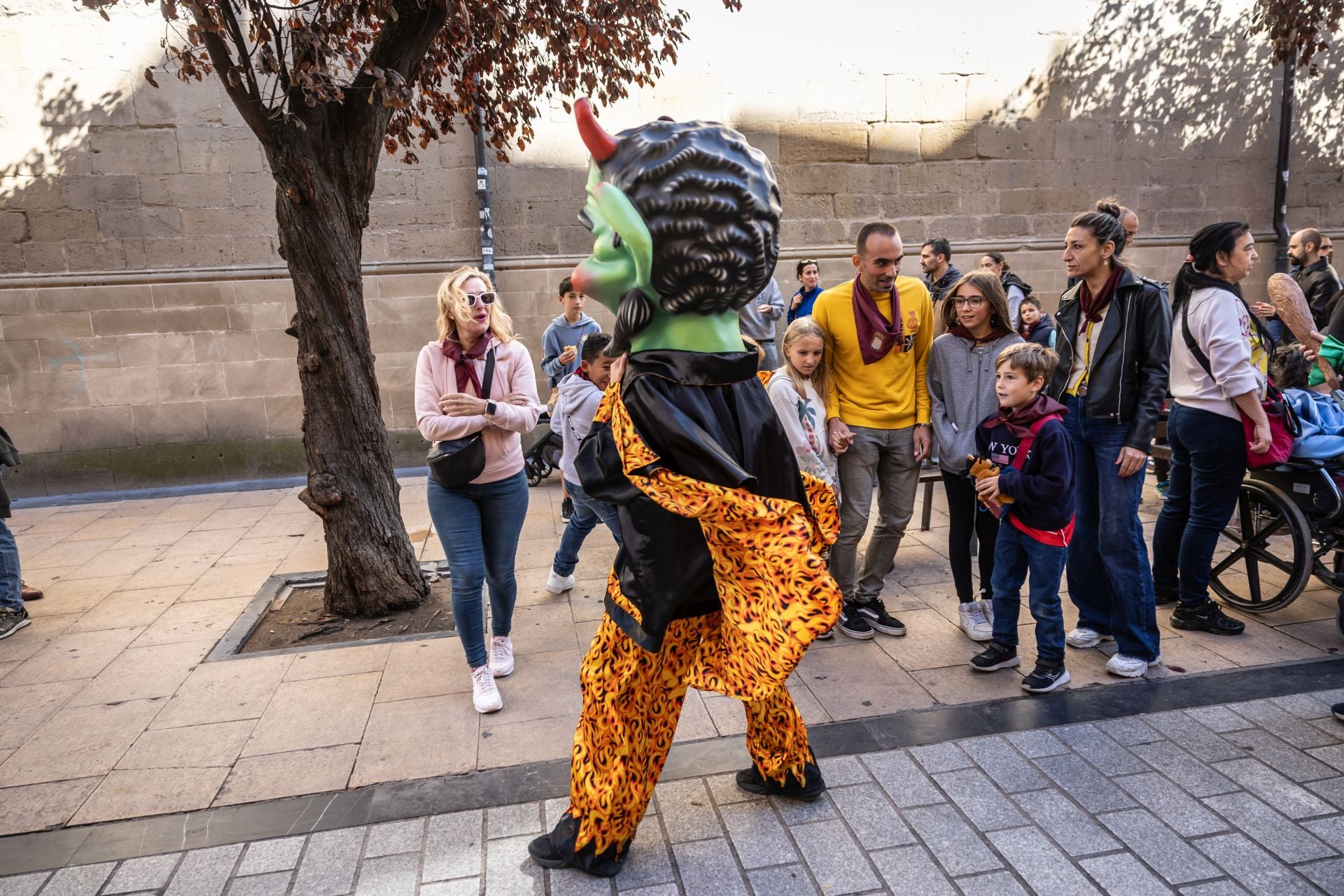 Mañana de degustaciones, música y gigantes y cabezudos en San Mateo