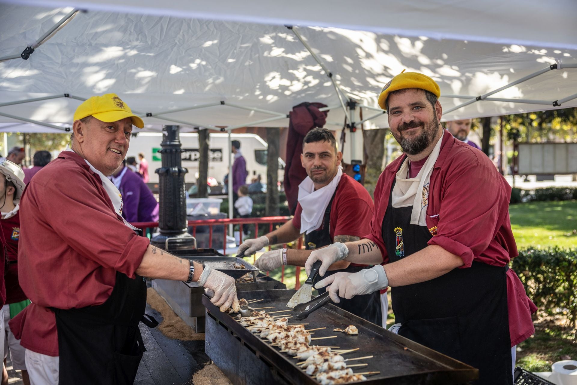 Mañana de degustaciones, música y gigantes y cabezudos en San Mateo