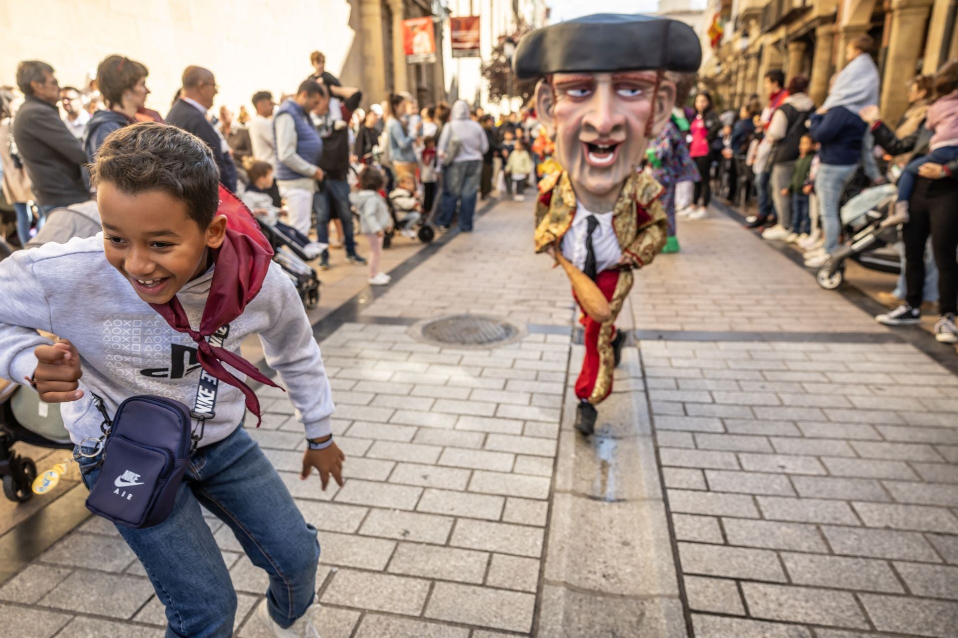 Mañana de degustaciones, música y gigantes y cabezudos en San Mateo