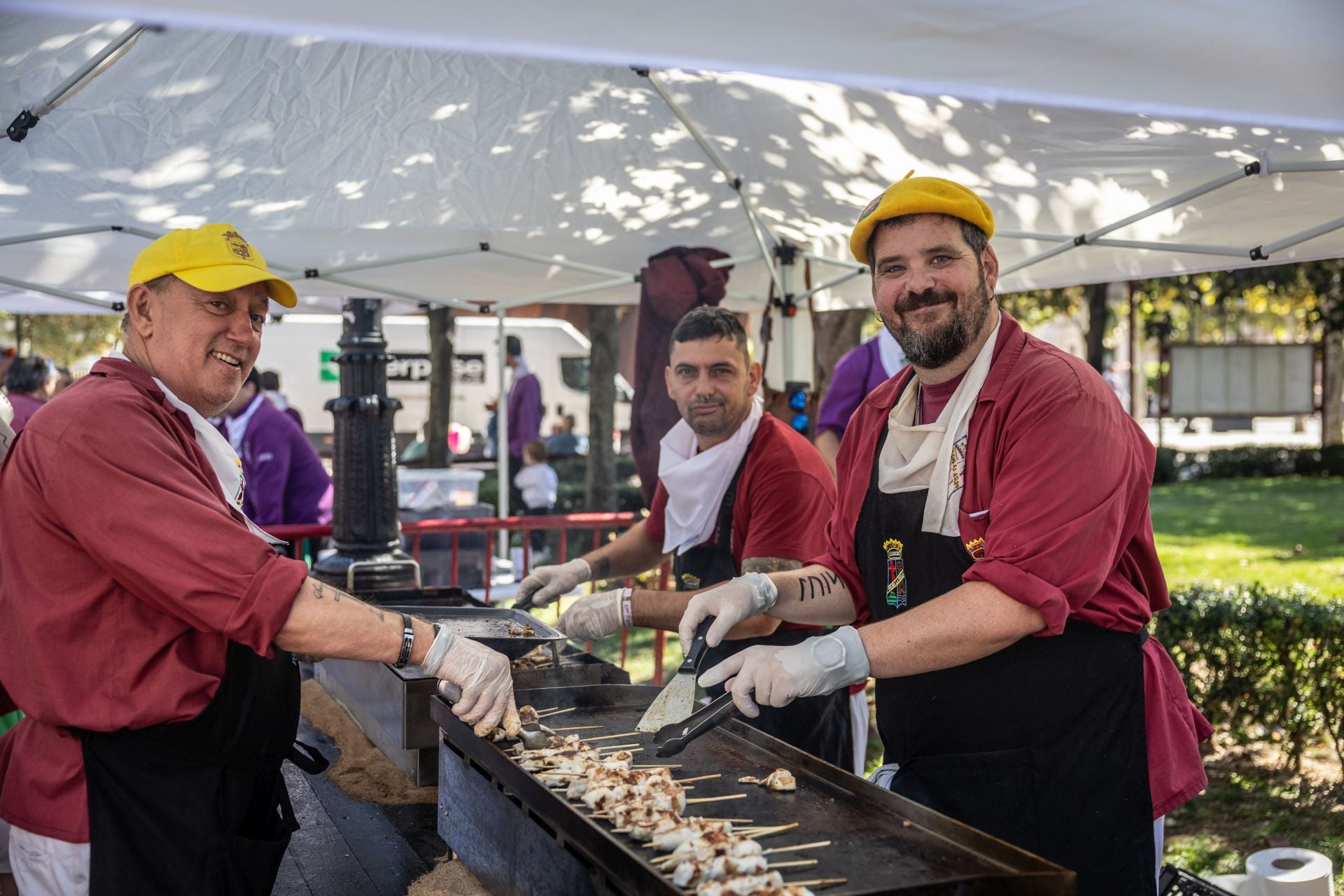 Mañana de degustaciones, música y gigantes y cabezudos en San Mateo