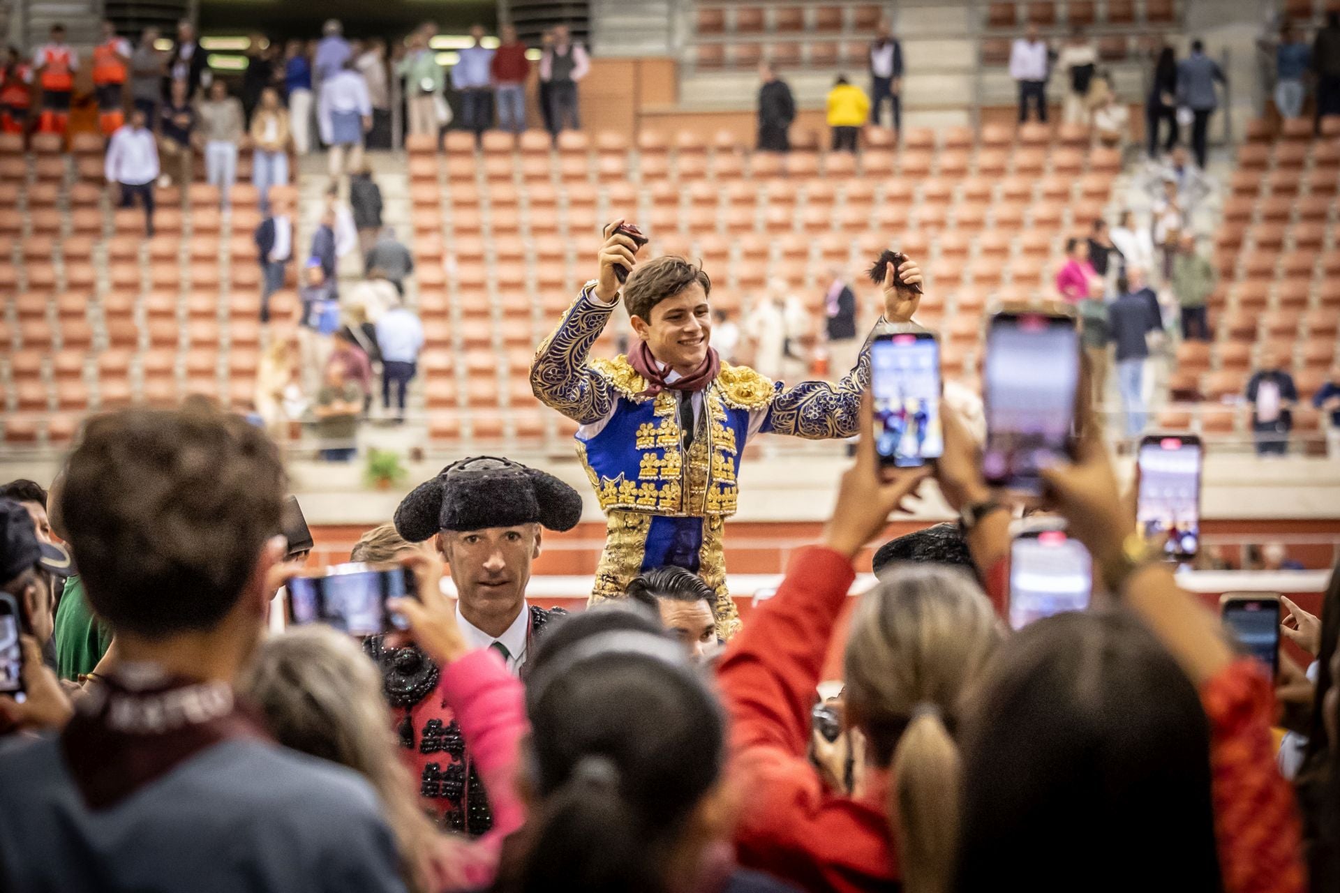 Un domingo de toros mateos