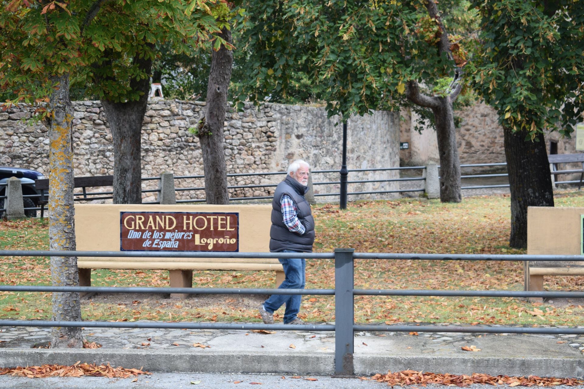 Los emblemáticos bancos de Pradillo, Bien de Interés Cultural