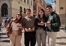 Choricillo, pancenta, alubias... los logroñeses recuperan fuerzas en las degustaciones