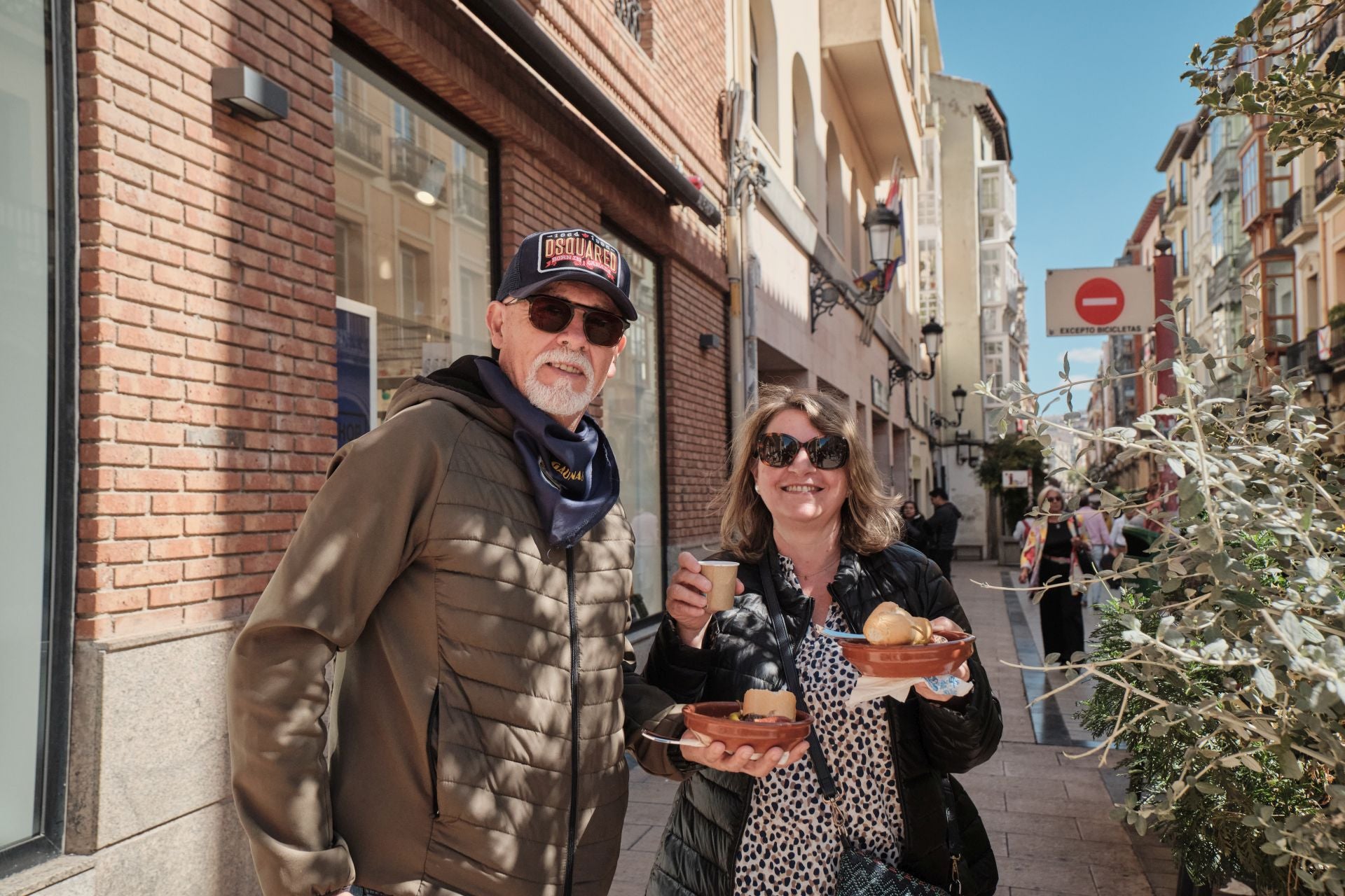 Choricillo, pancenta, alubias... los logroñeses recuperan fuerzas en las degustaciones