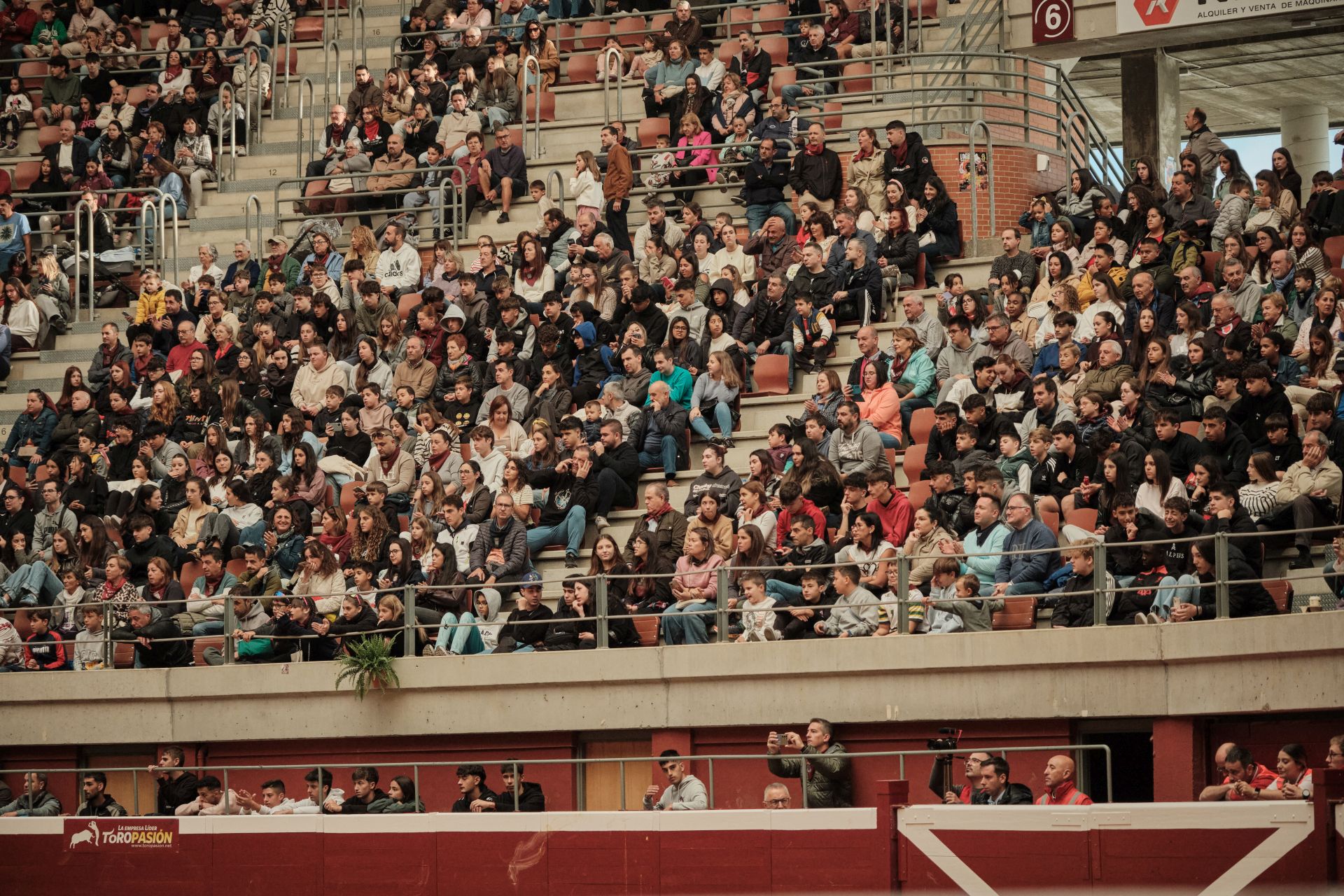 Martes de vaquillas en La Ribera