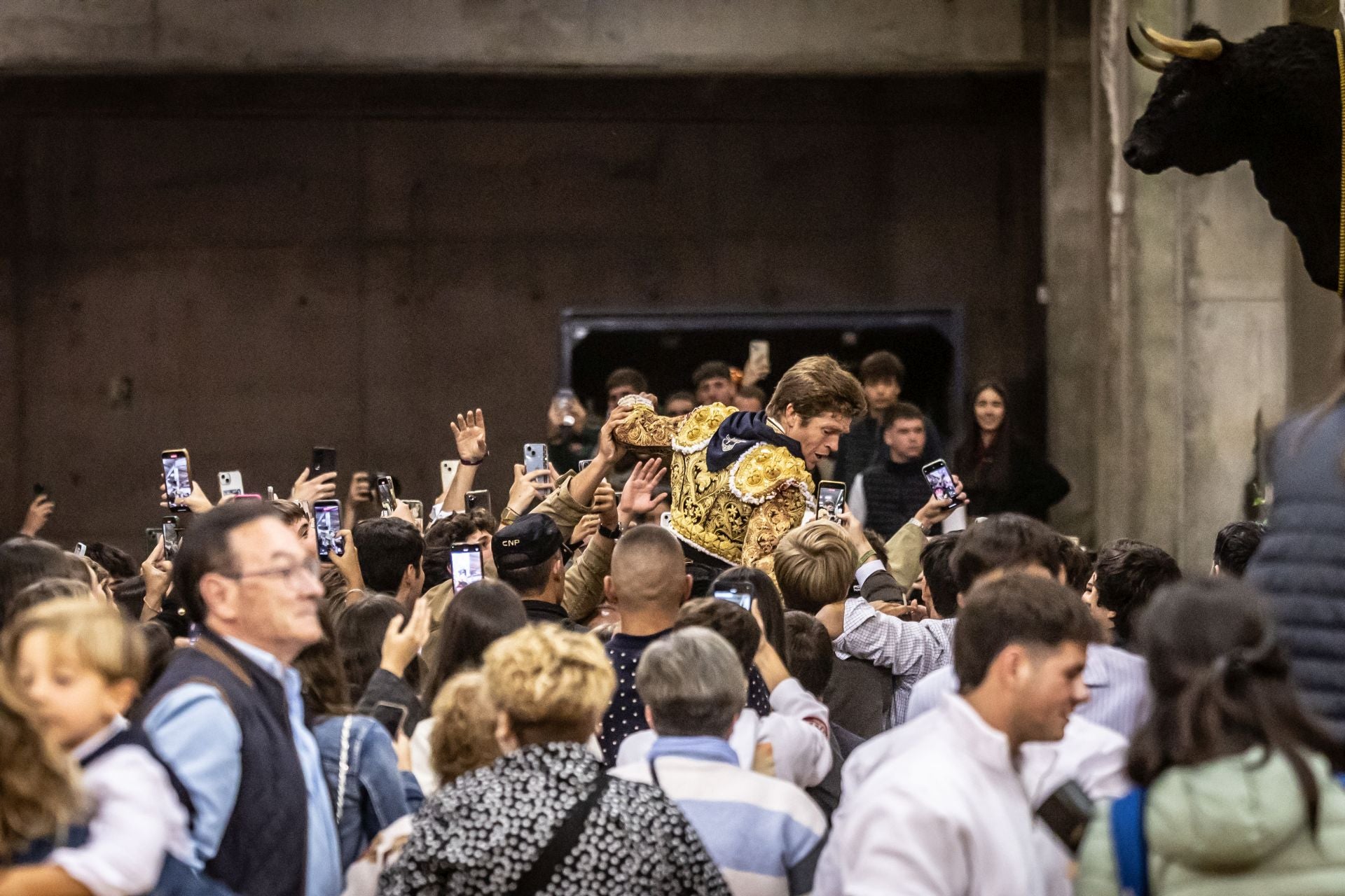 Borja Jiménez, a hombros en el cierre de la feria de San Mateo