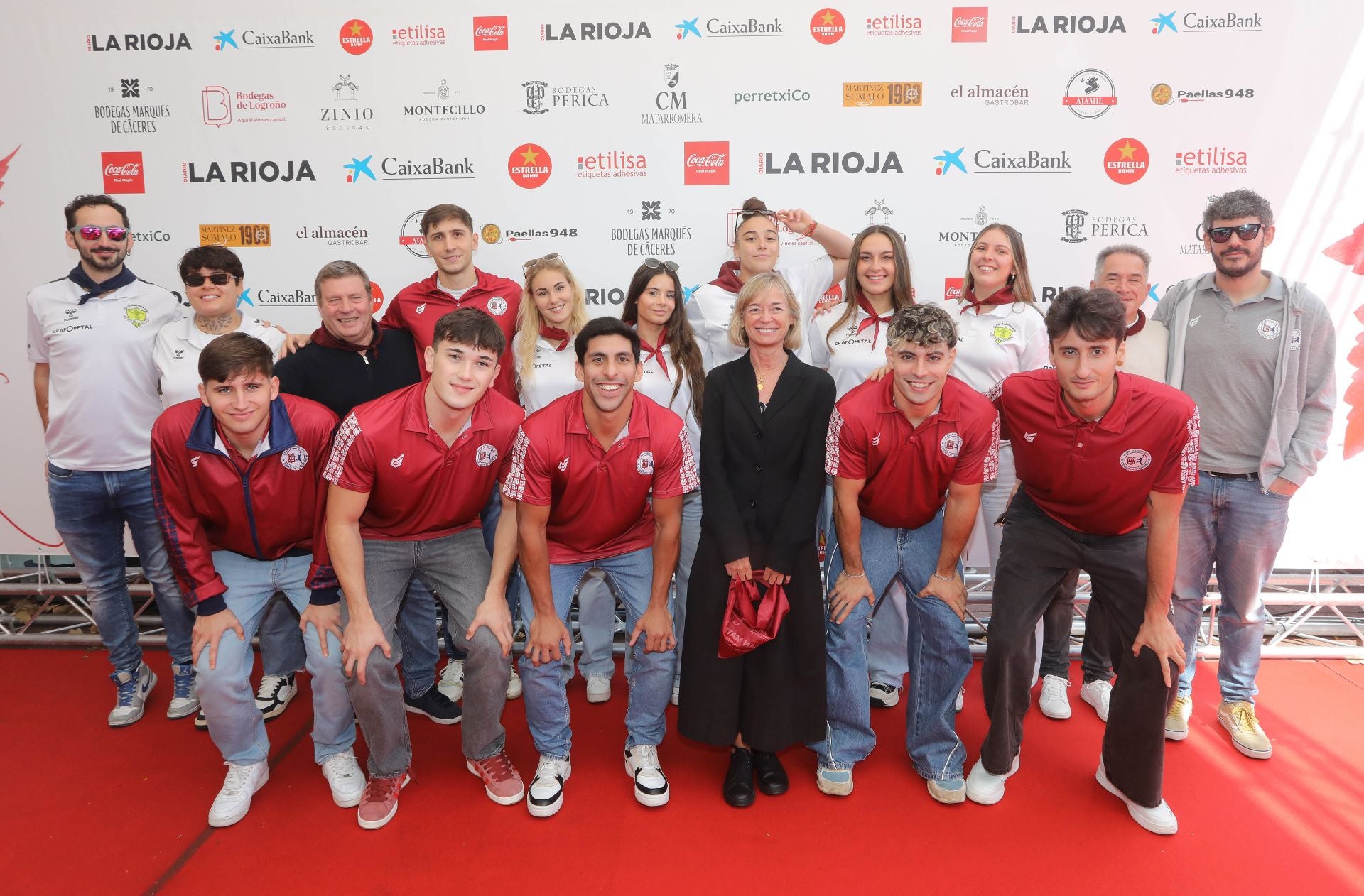 Iker, Geandra, Martín, Álvaro, Liza, Lucía,Paula, Paula, Sofía, Eloy, Juanjo Acobi,Luis, Unai, Pancho, Teresa Cobo, Oriol y Xoan, parte de la plantilla de los equipos Grafometal y Ciudad de Logroño y periodistas y directora de este diario.