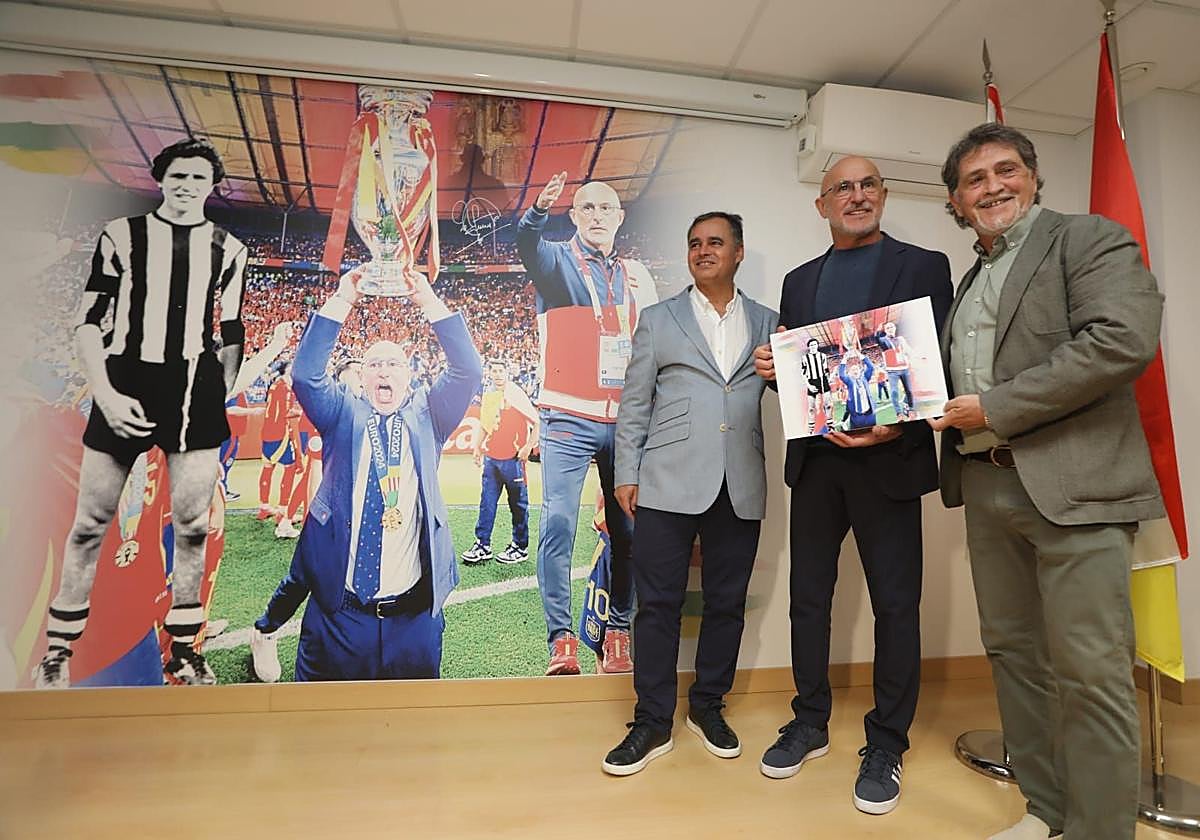 Luis de la Fuente, homenajeado este jueves por la Federación Riojana de Fútbol.