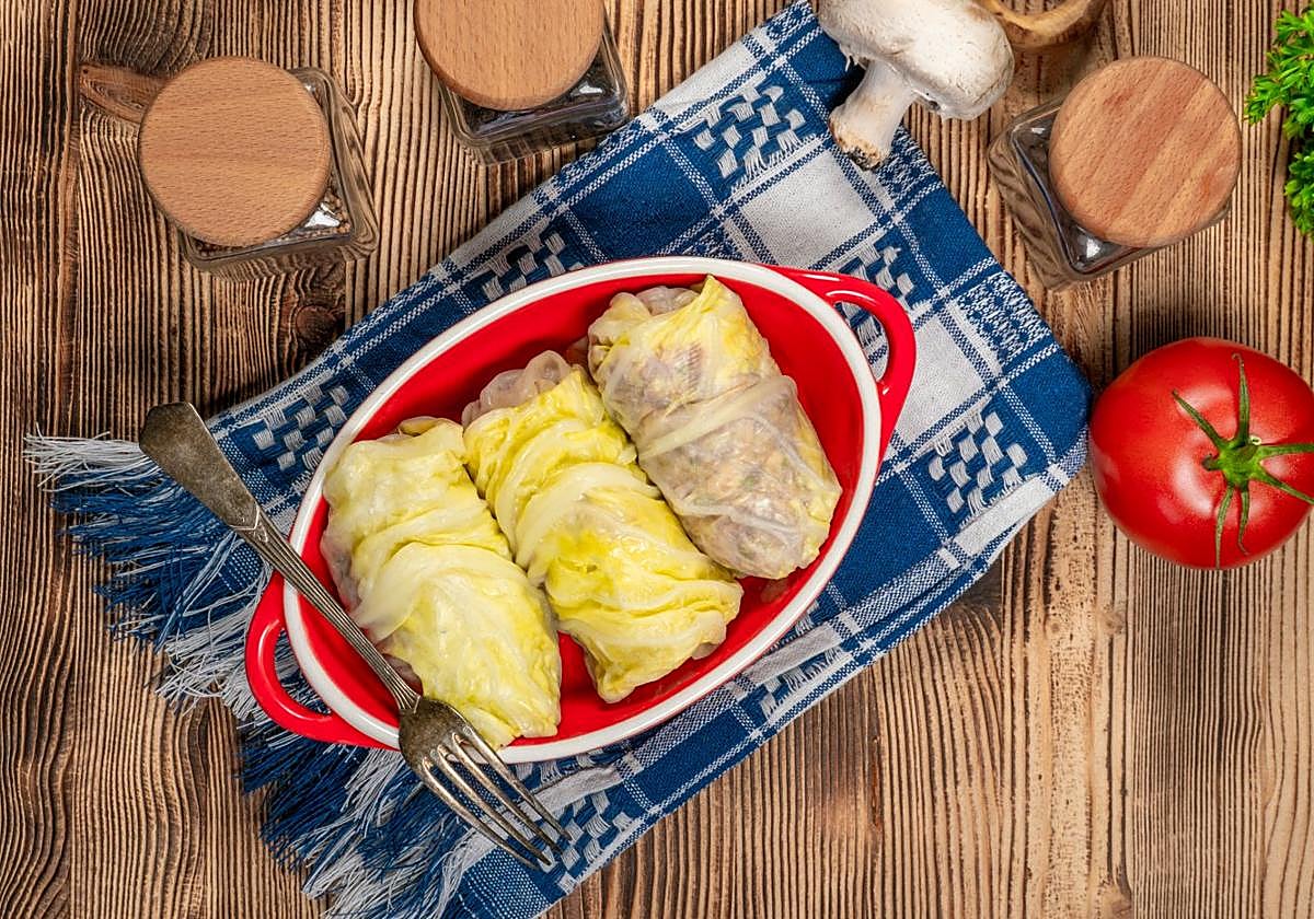 Tres holubtsi, listos para comer.