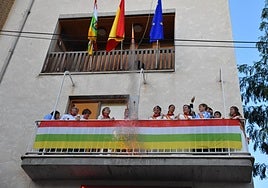 Disparo del cohete este viernes, en el inicio de las fiestas de San Miguel en Rincón de Soto.