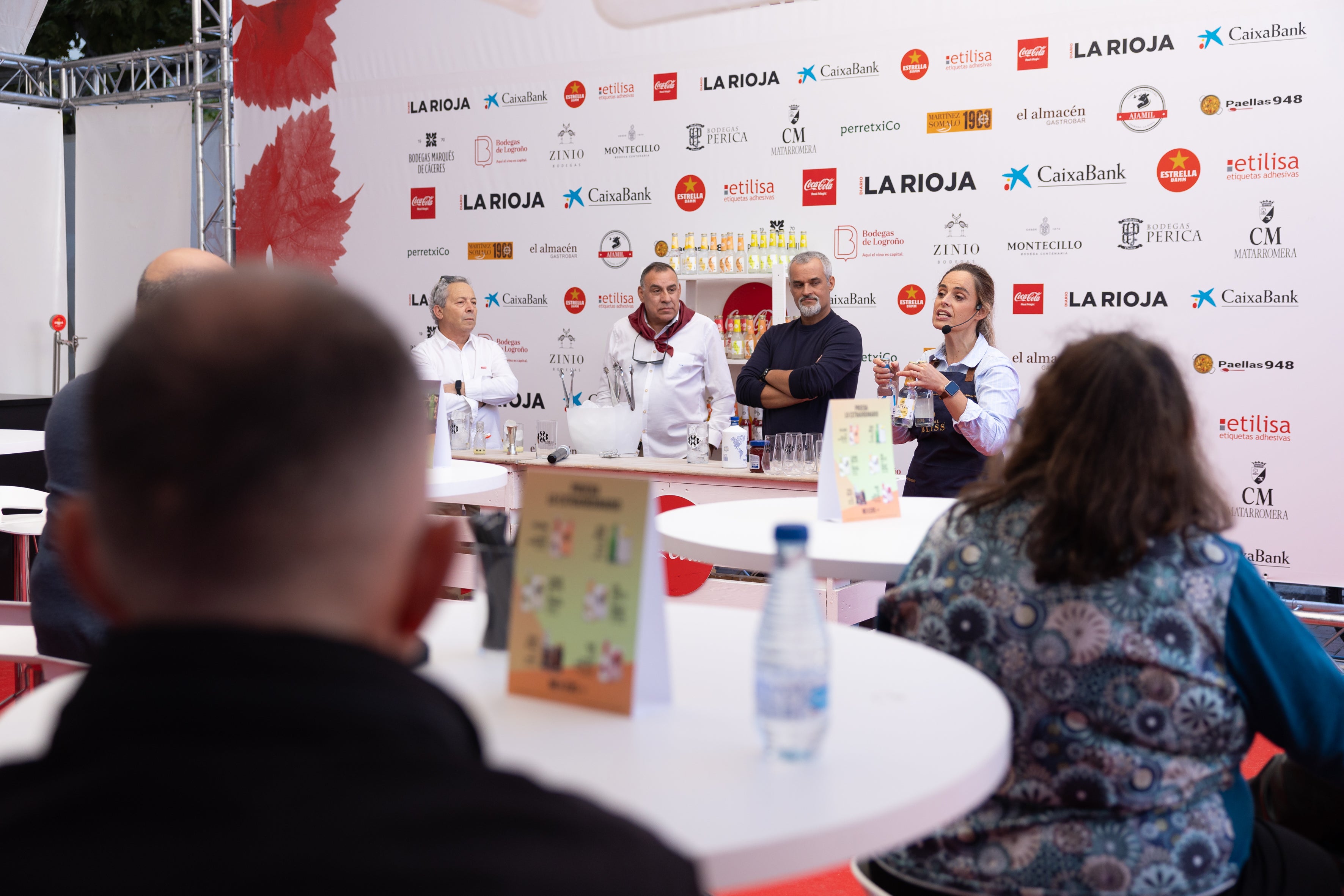 Las imágenes del taller de coctelería de Elena Urigüen
