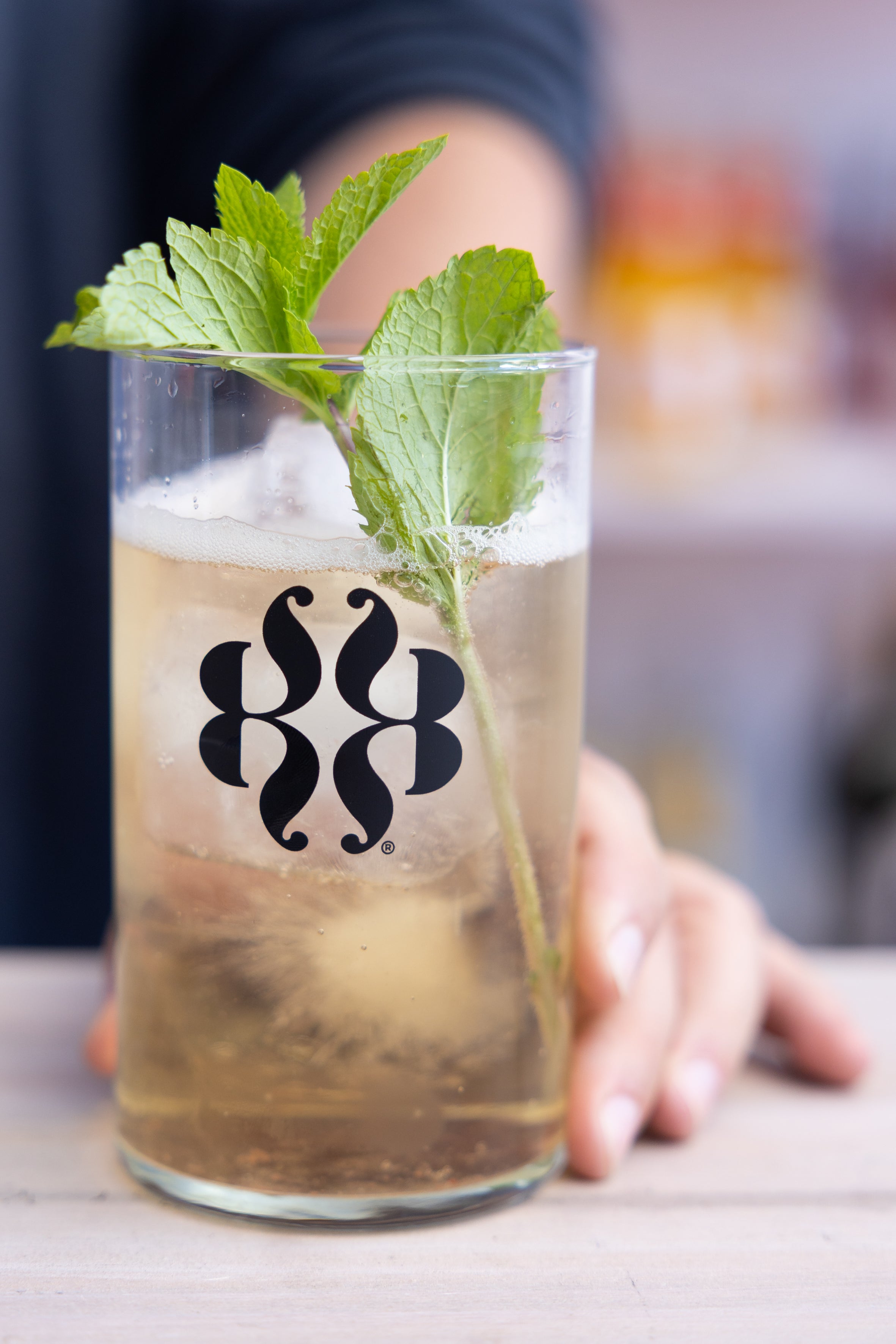 Las imágenes del taller de coctelería de Elena Urigüen