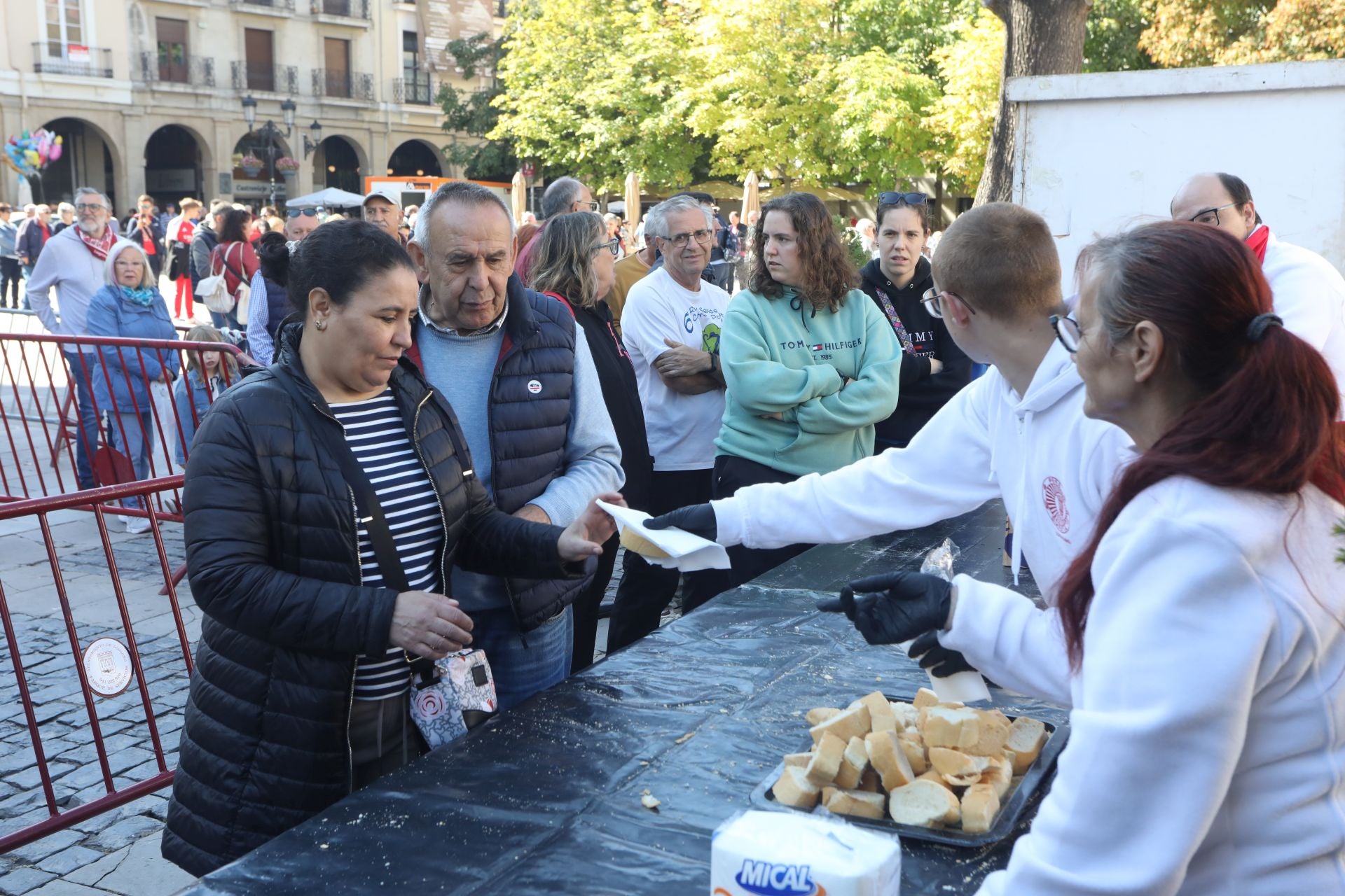 ¿Has estado de degustación para terminar las fiestas? Igual apareces en estas fotos