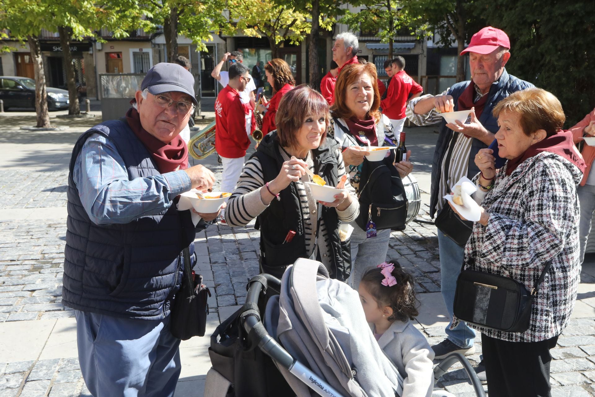 ¿Has estado de degustación para terminar las fiestas? Igual apareces en estas fotos