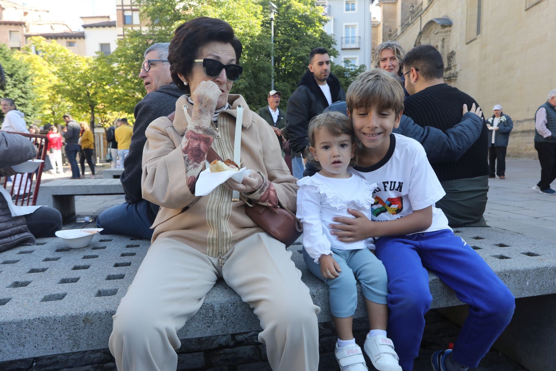 ¿Has estado de degustación para terminar las fiestas? Igual apareces en estas fotos