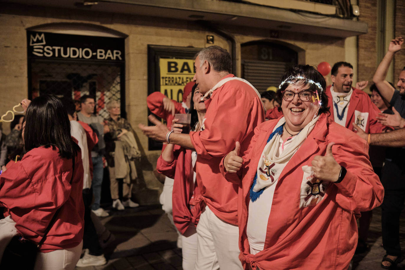 Las imágenes del desfile de las peñas por Logroño