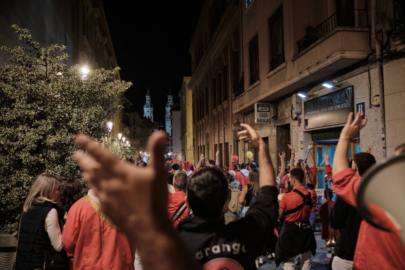 Las imágenes del desfile de las peñas por Logroño
