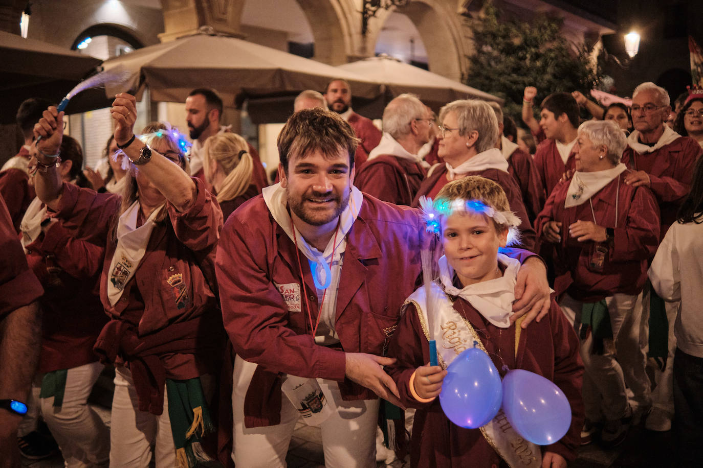 Las imágenes del desfile de las peñas por Logroño