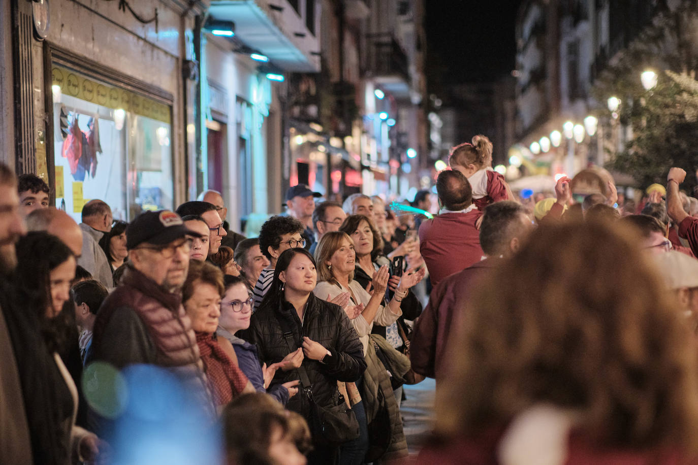 Las imágenes del desfile de las peñas por Logroño