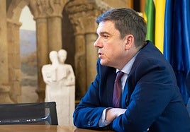 Alberto Galiana, el jueves en su despacho de la Consejería de Educación.