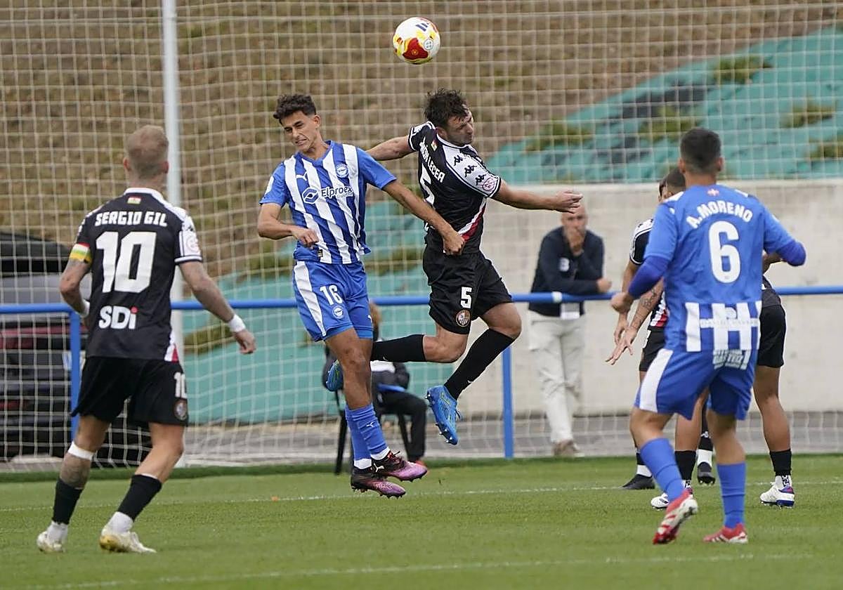Encuentro entre el Alavés B y la SDL.