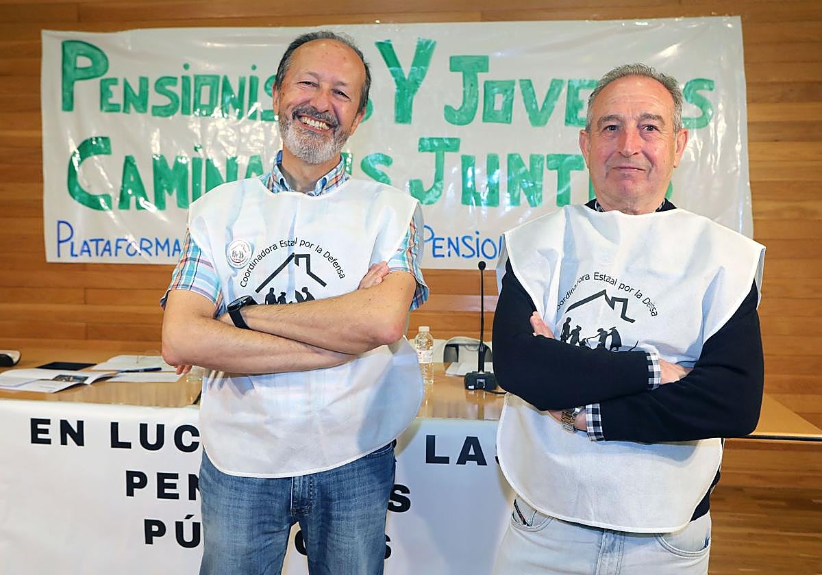 Pablo Benito y Pedro Gómez, secretario y portavoz, respectivamente, de la Plataforma logroñesa para la Defensa de las Pensiones Públicas.