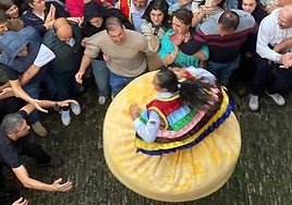 Adriana, durante una de las bajadas como primera danzadora de Anguiano.
