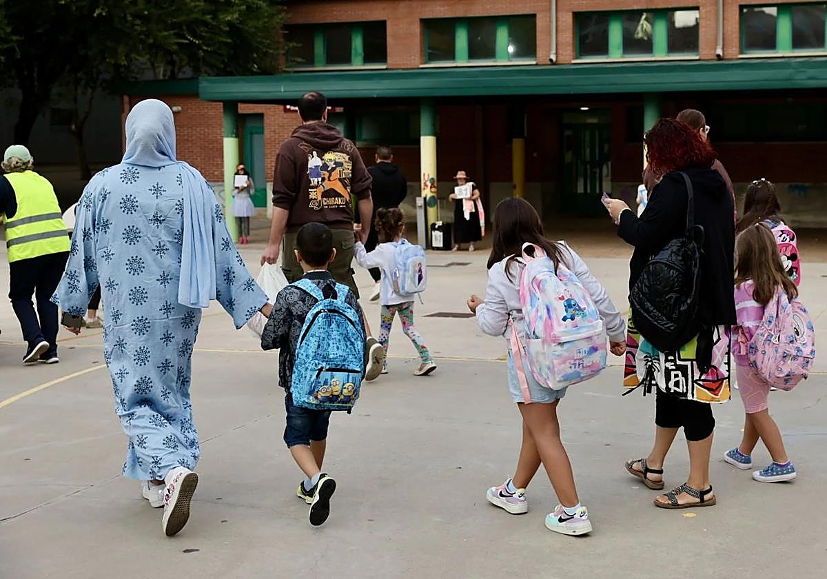 Primer día de curso 2024/2025 en un centro de Logroño.