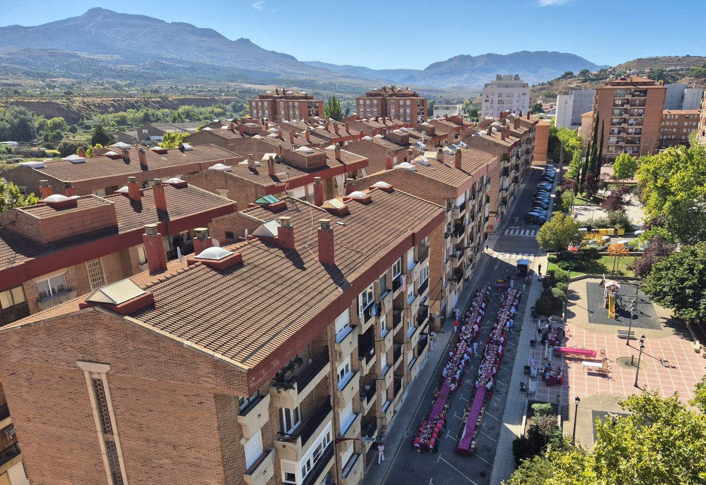 Arnedo disfruta de paellada, pasacalles y degustaciones en el cierre de sus fiestas