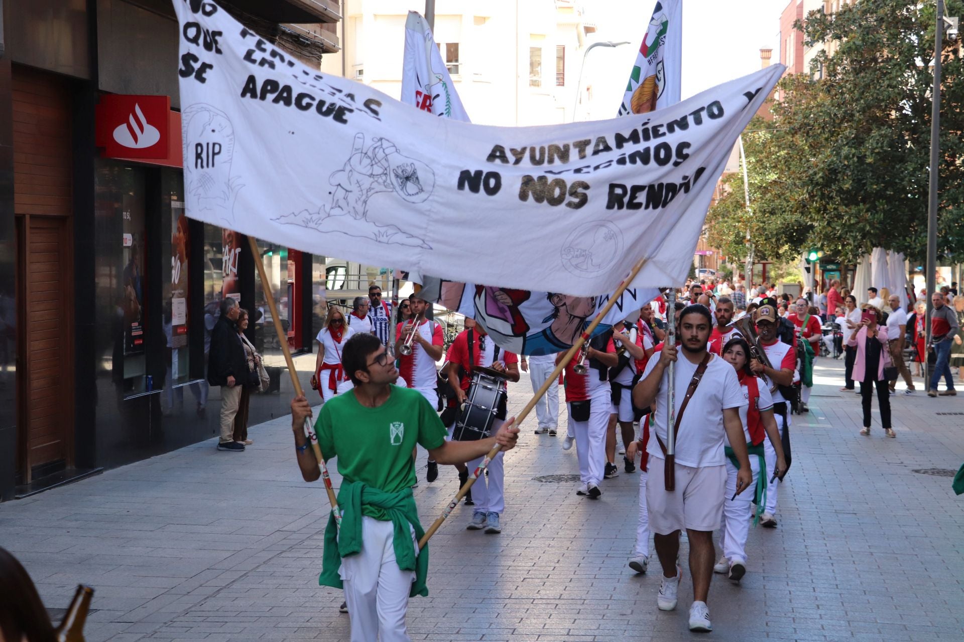 Arnedo disfruta de paellada, pasacalles y degustaciones en el cierre de sus fiestas