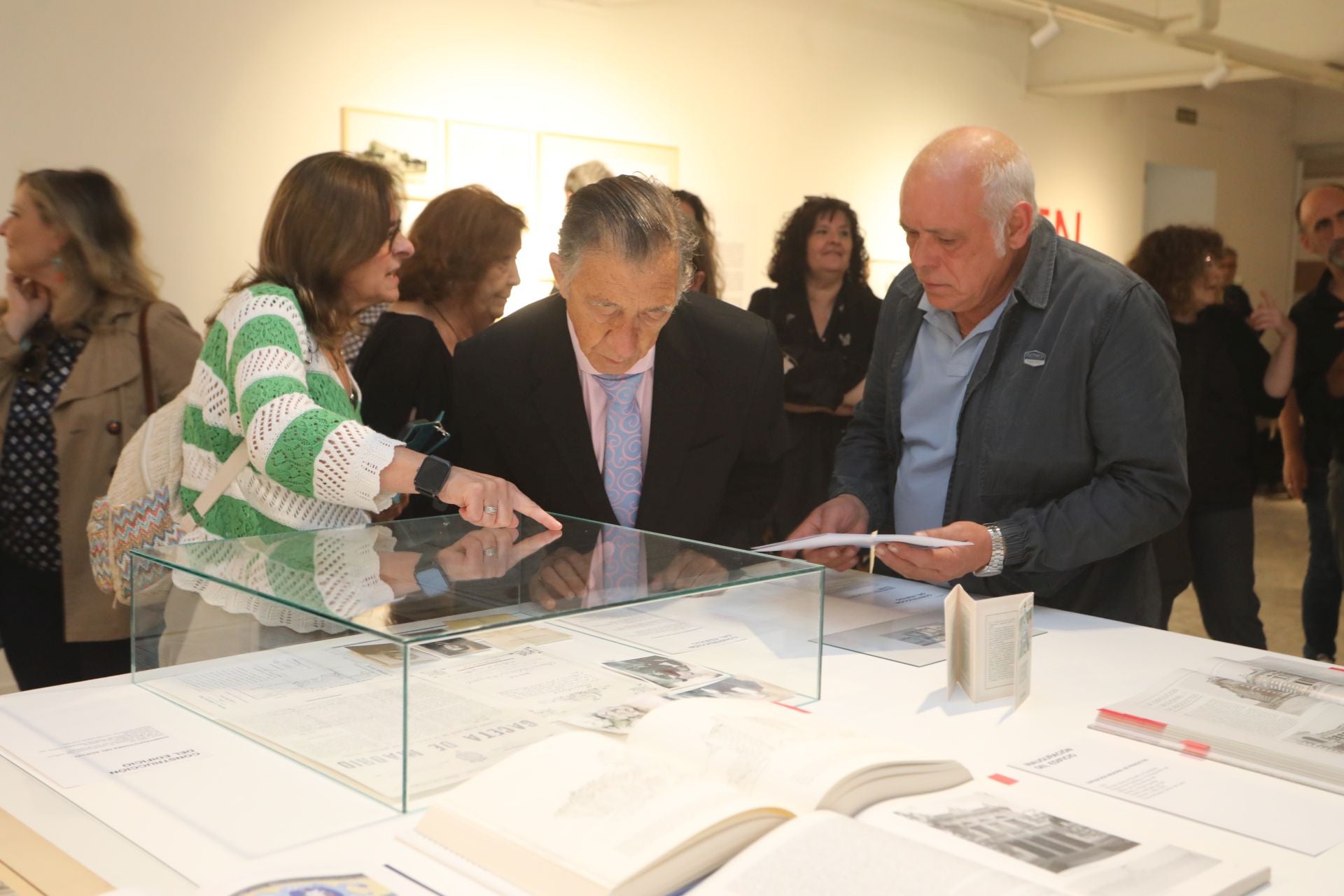 Exposición &#039;Cien&#039; en la ESDIR