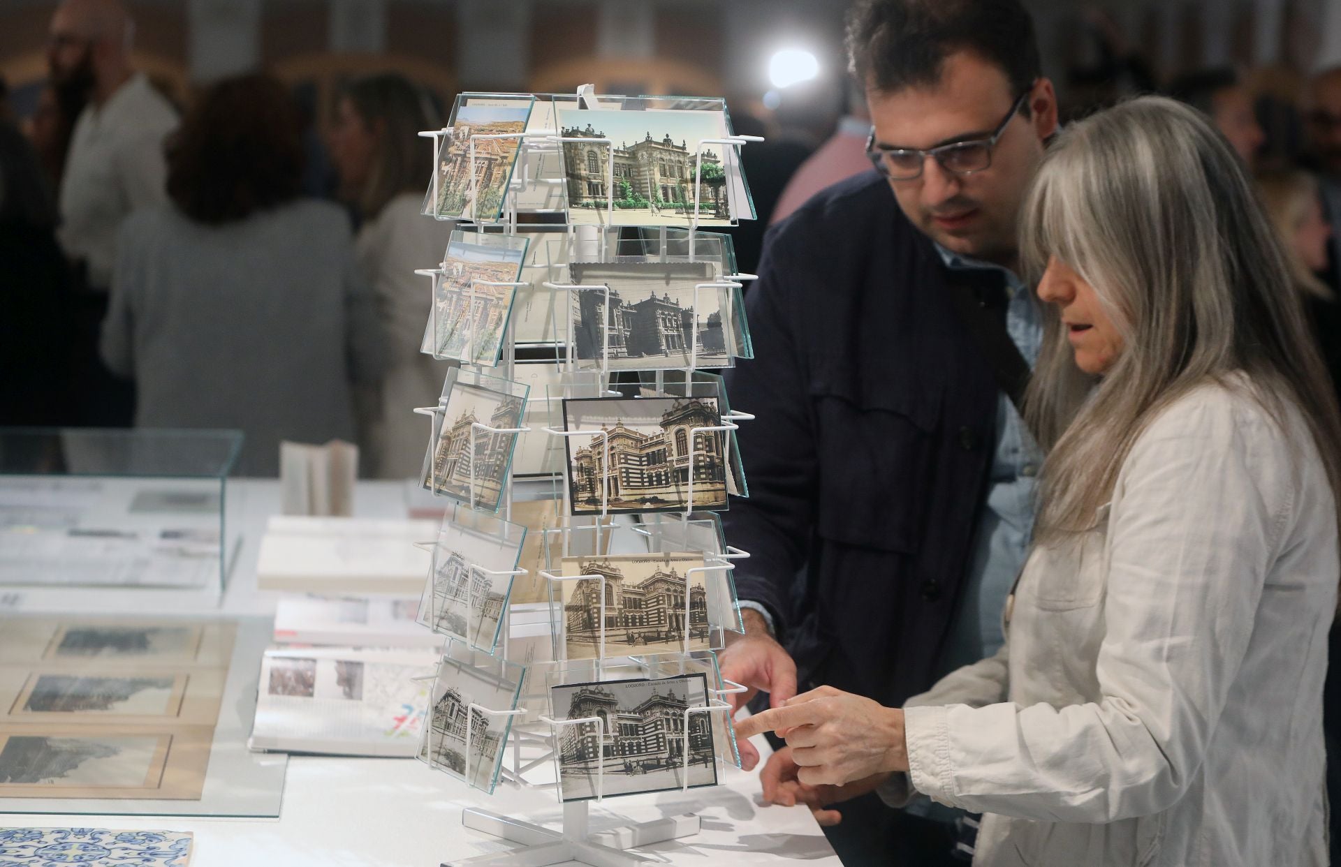 Exposición &#039;Cien&#039; en la ESDIR