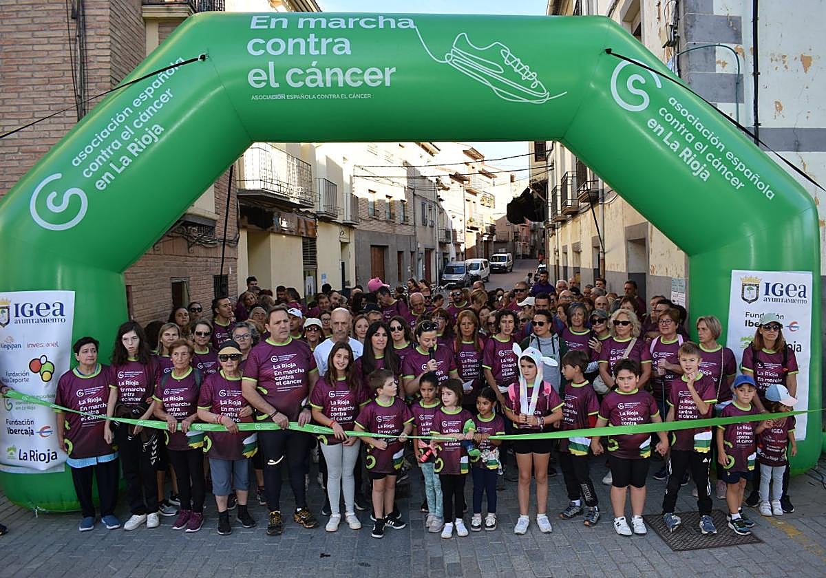 Salida de la marcha contra el cáncer celebrada este sábado en Igea.