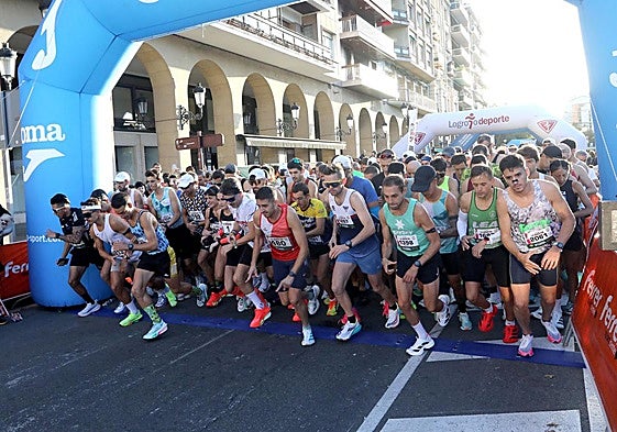 Salida de los corredores de la Maratón.