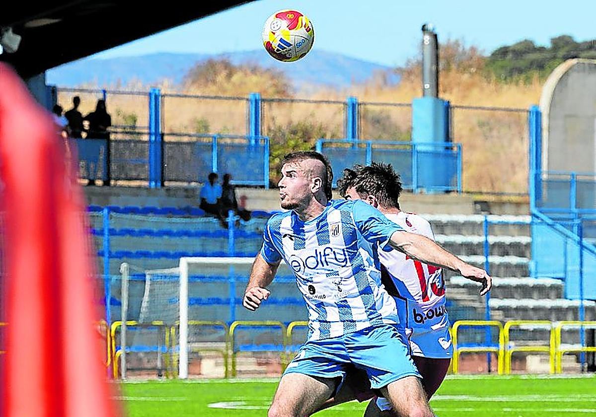 Imagen del partido entre Oyonesa y San Marcial.