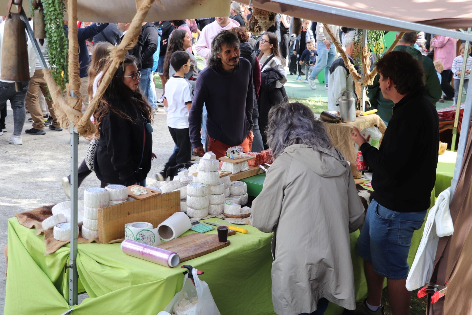 Las imágenes de la XXII Jornada de la Ternera Asada de Enciso