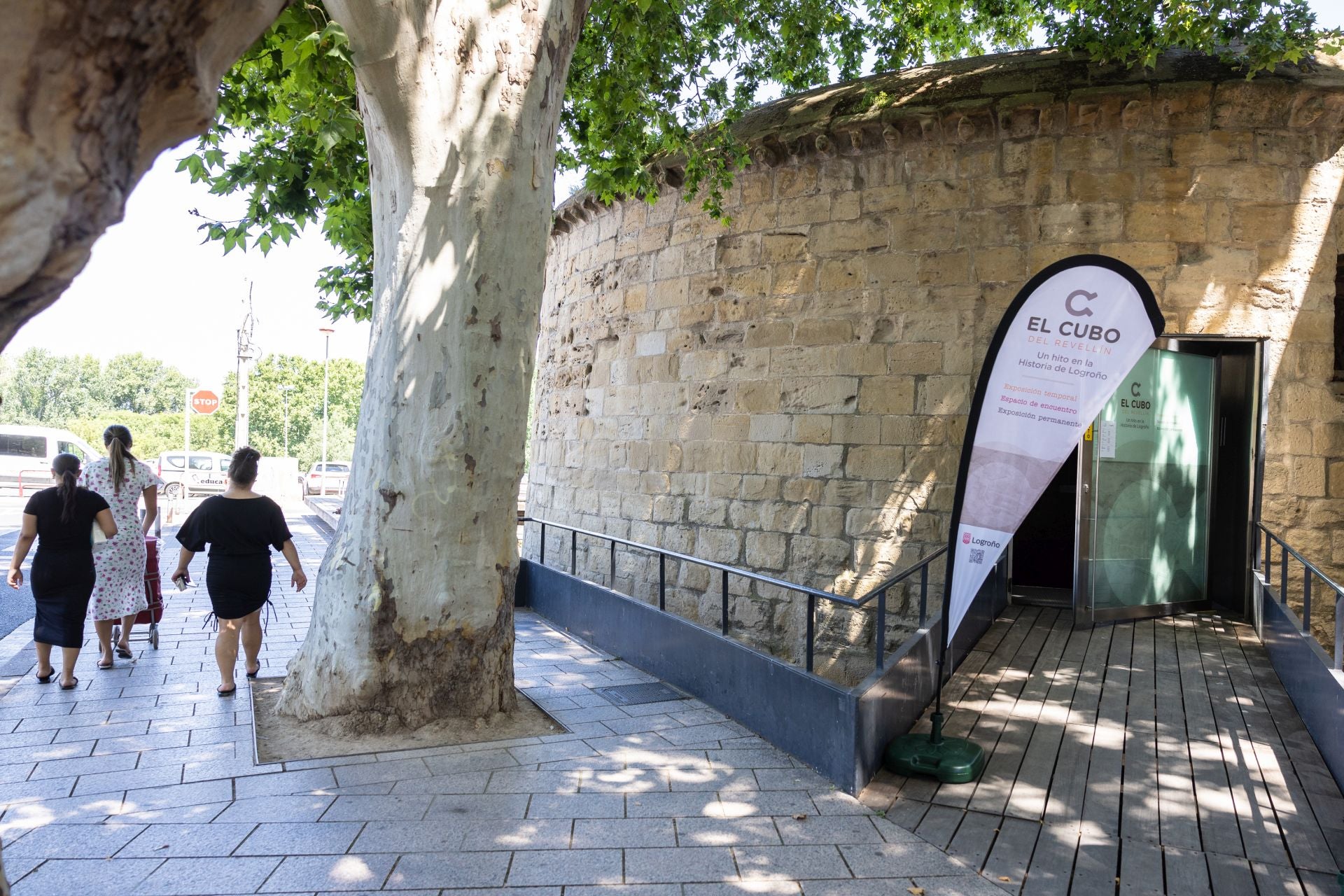 De la iluminación y las reparaciones del Cubo tampoco se sabe nada.