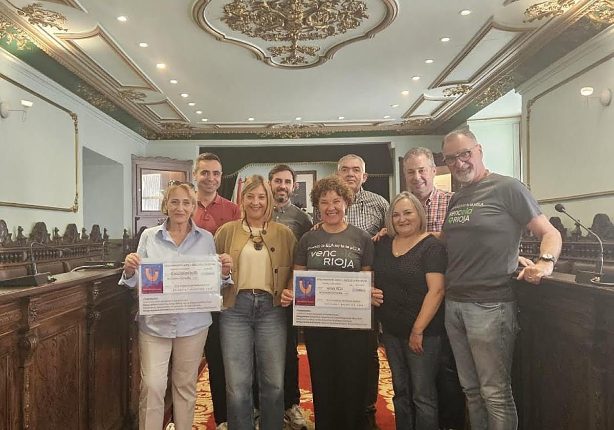 VencELA y AECC Haro recibieron un cheque del Tabanco Solidario