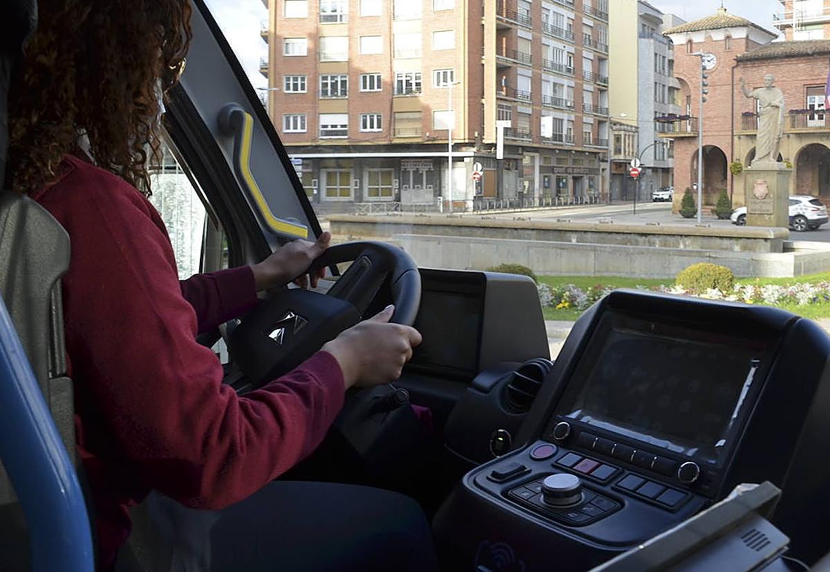 El autobús urbano de Calahorra llega desde este mes a las pistas de atletismo con el horario de invierno