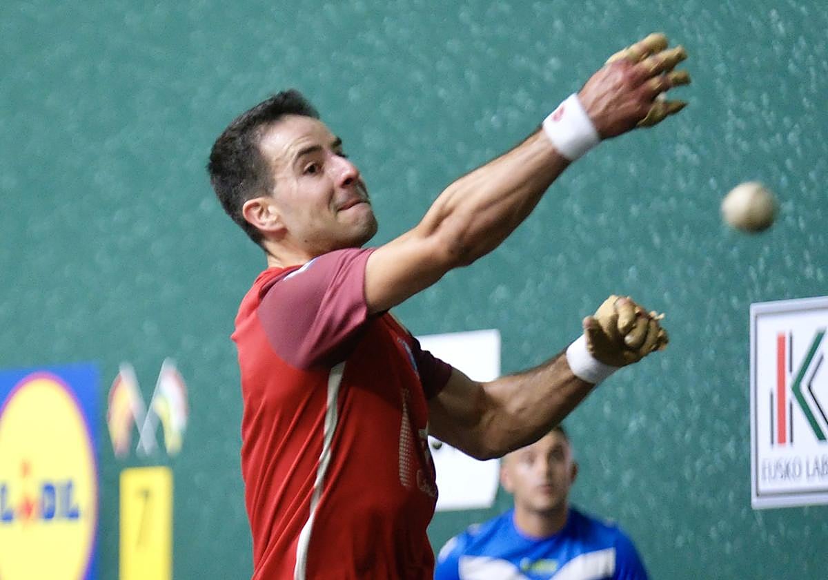 Darío jugará mañana en Villava.