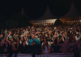 'Aquí contigo los 90' reunió a 3.500 personas