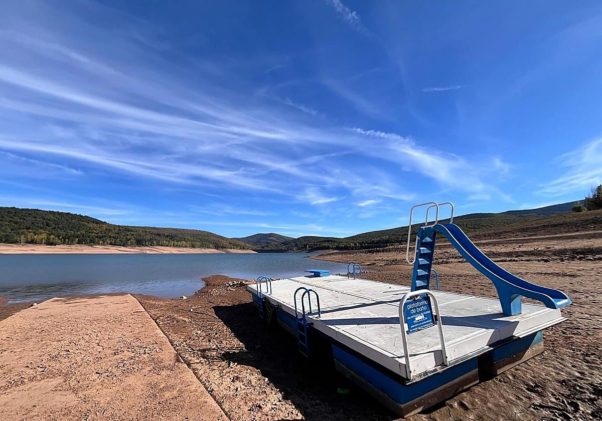 Sigue bajando el agua embalsada en La Rioja