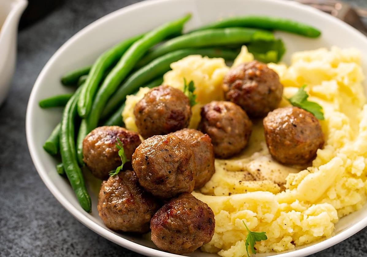 Una ración con las clásica Frikadeller de Dinamarca.