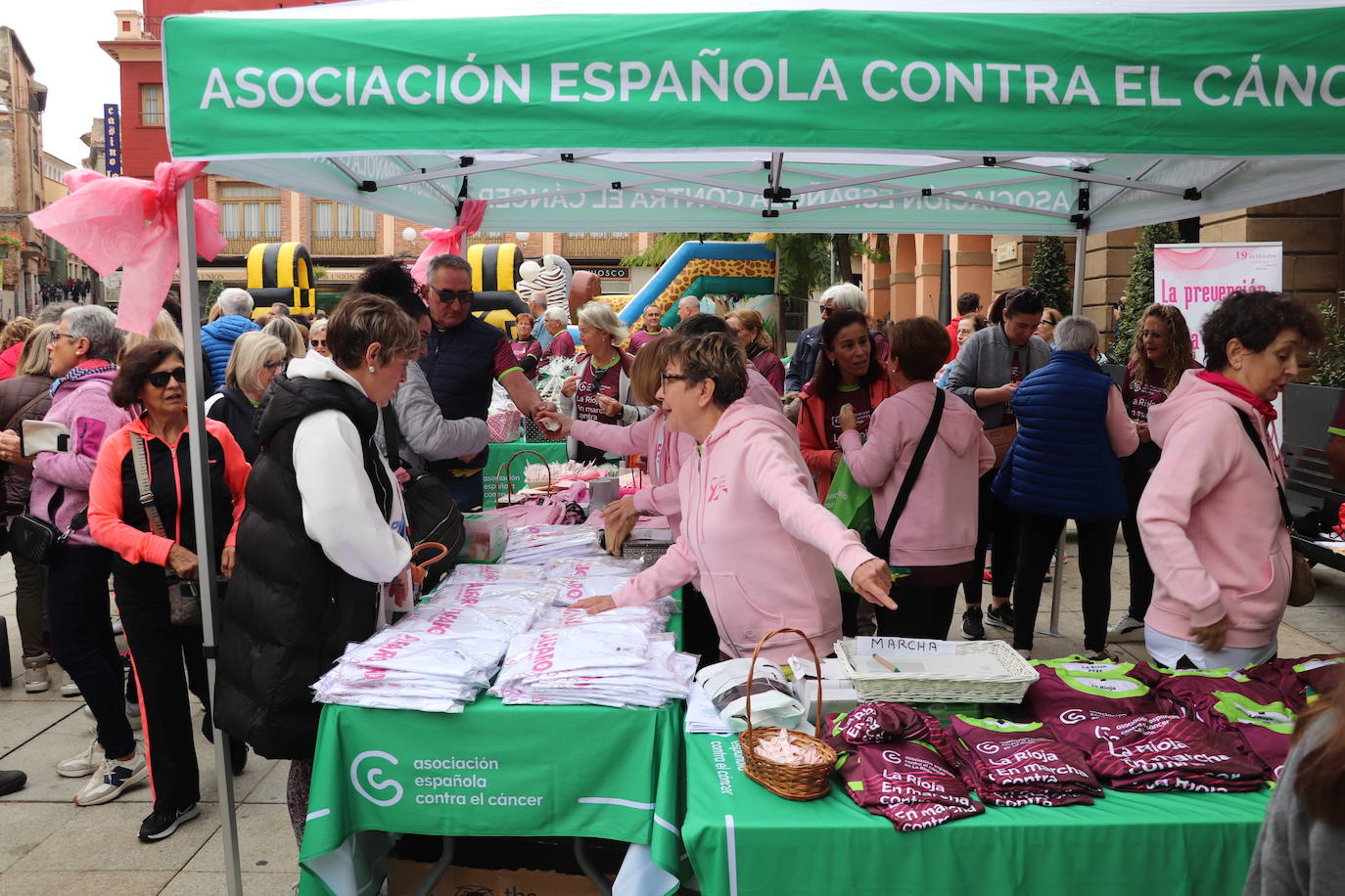 Las imágenes de la marcha contra el cáncer en Alfaro